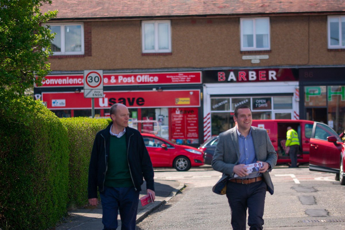 Great to have <a href="/Douglas4Moray/">Douglas Ross MSP</a> out campaigning in Edinburgh Pentlands this morning! #bothvotestory
