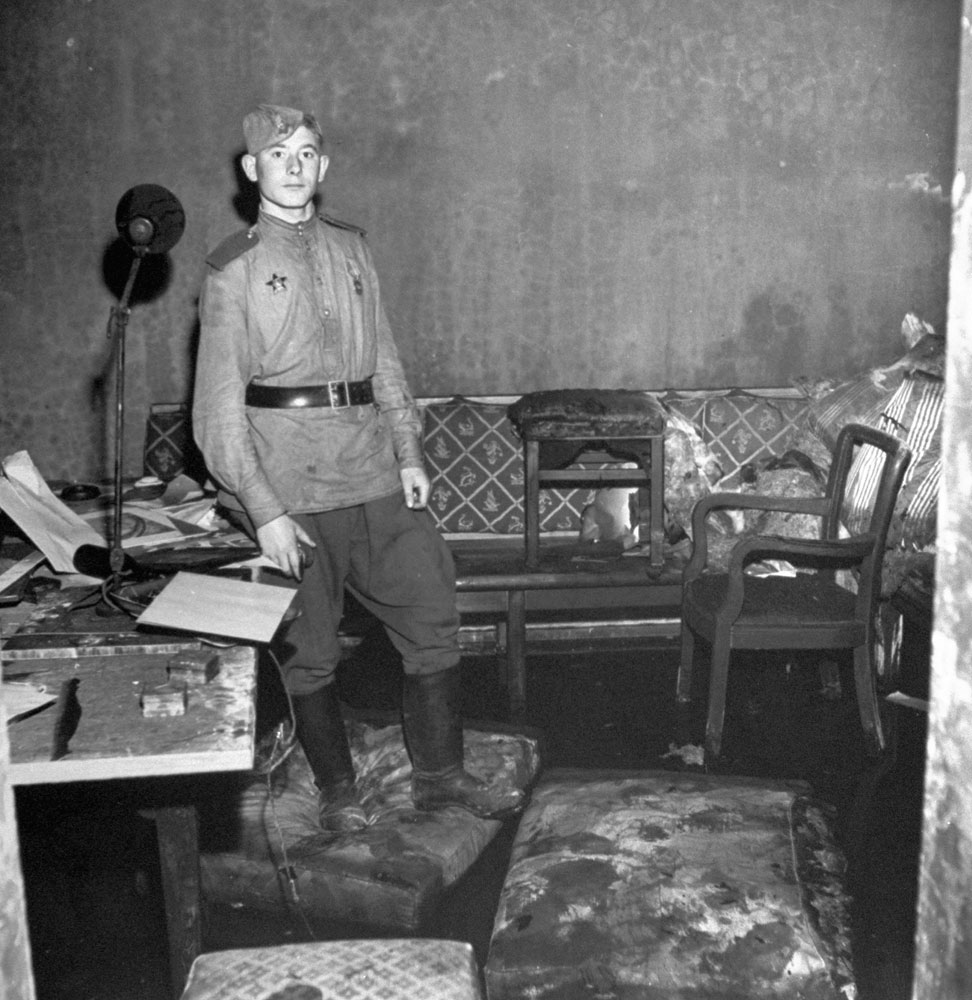 _Jack_Graham_'s tweet image. Have a Red Army soldier standing in Hitler's bunker, on cushions from the sofa where Hitler shot himself, Hitler's blood under his boots.  Treat yerself.