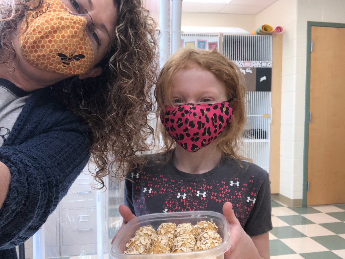 pinestreetelem's tweet photo. Making dog treats with Mrs. Reese @PalmyraSchools @MrsReed0905 @BandReese #PAWWinner #WithAnAdult #GoodBehaviorPaysOff https://t.co/FFCkZUC62e