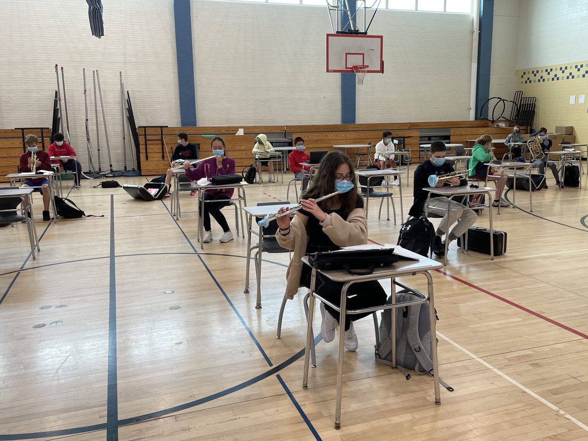 jlin_principal's tweet image. Practicing instrument-playing safely.  We are impressed with all the students' flexibility, patience, dedication, and craftiness.  #mccallchat