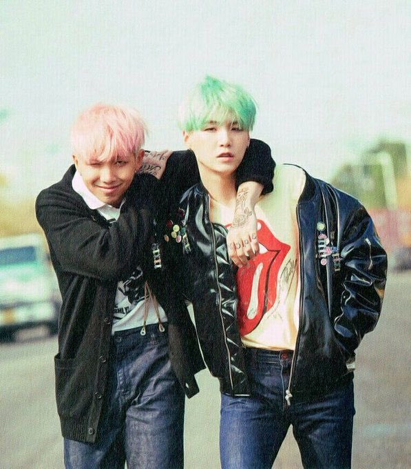 Today's voting thread must be Namgi themed. It simply must.Participate if you want to, and drop your votes!  #BestFanArmy  #BTSARMY    @BTS_twt  #iHeartAwards