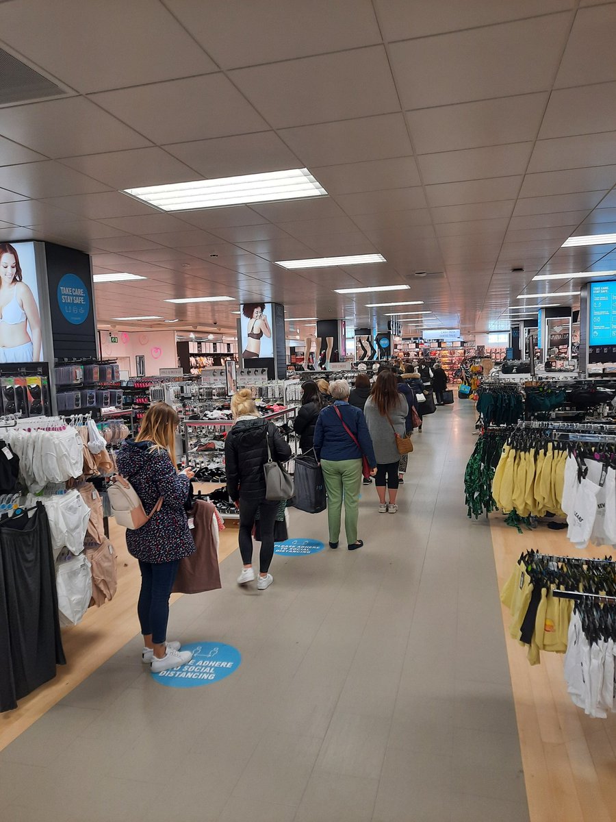 #primark absolutely shocking waiting in a queue  that's the length of the shop!!! I would walk but my daughter needs baby grows