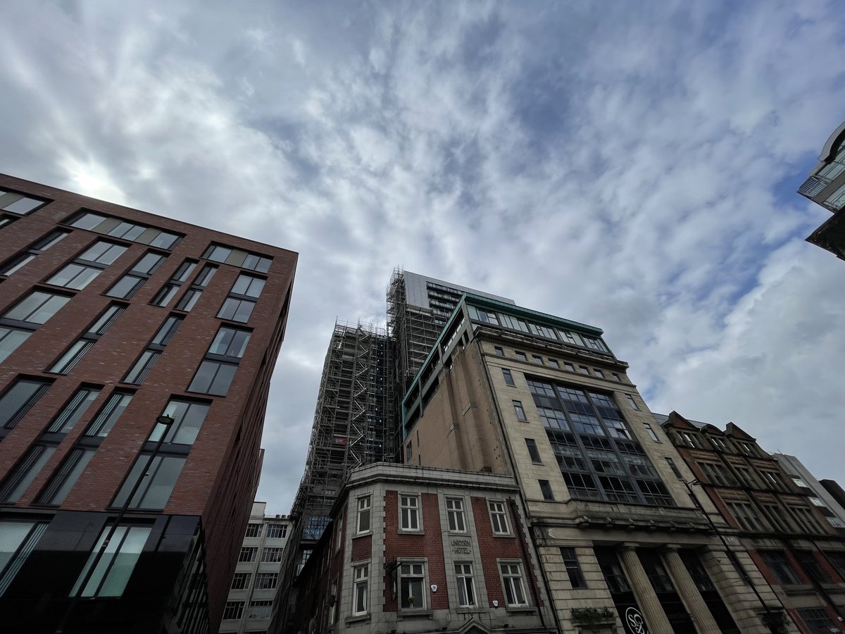 connolly_scaff's tweet image. Our team are continuing their impressive works on The Lighthouse located in Manchester&apos;s Northern Quarter this Friday afternoon

We are providing safe access to facilitate the cladding refurbishment on both the apartahotel and apartments

#cladding #acmcladding #scaffolding