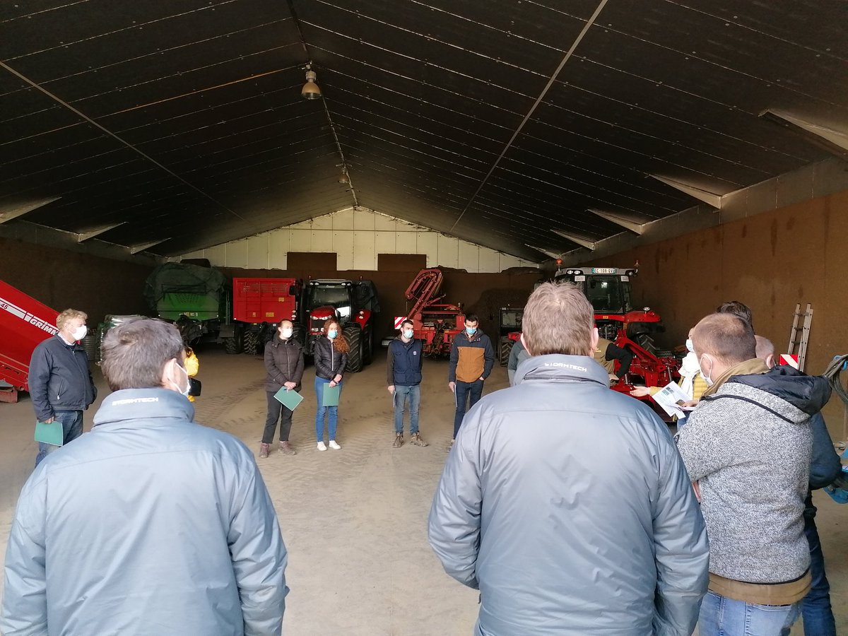 CarreFerme's tweet photo. #TourDePlaine #EcoPhyt secteurs #Melantois et #Flandres : bcp d'echanges techniques sur le #desherbagemecanique et le #biocontrole https://t.co/vSOGCZWNch