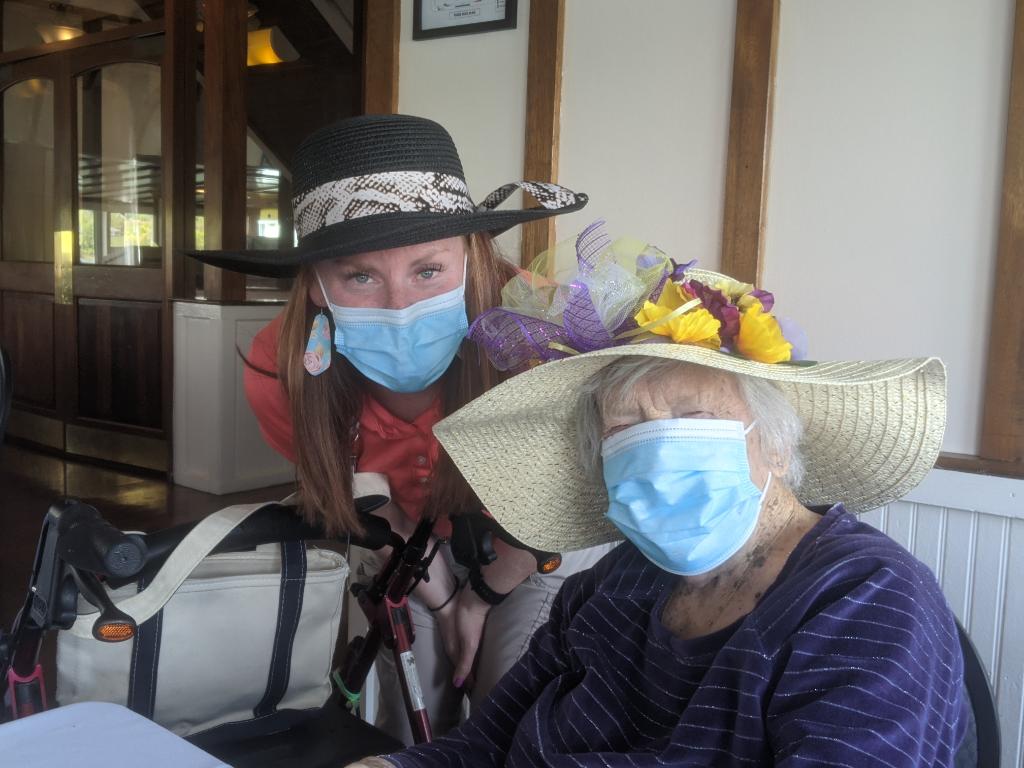 ThorntonTerrace's tweet photo. This past week, we enjoyed a day filled with sunshine, food, relaxation, and music on the Belle of Louisville! #SeniorLiving https://t.co/cNhwOboltM