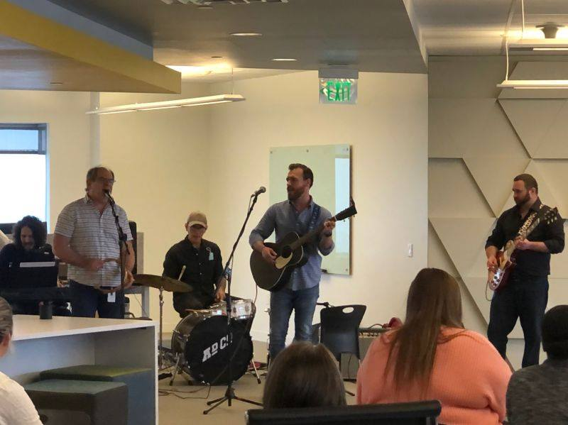 El_Fenix's tweet photo. Good office jam yesterday at @Imaginuity
#SEO #LSEO #Marketing #Dallas #LesPaul #Fender https://t.co/dF20o19UA6