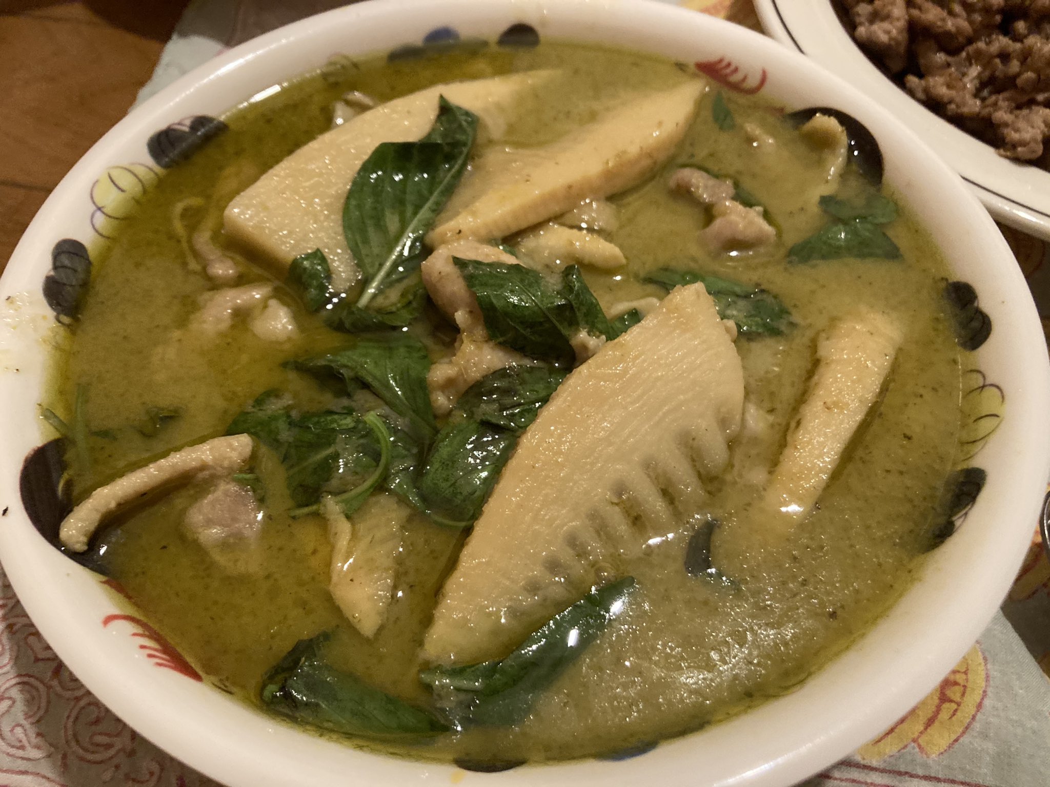 紫玉ごはん日記 豚ひき肉ガパオ 見えてないけどガパオ葉っぱ入り 念のためw グリーンカレー ホーラパー入れると格段においしくなるね T Co Mwdtyjc4hz Twitter
