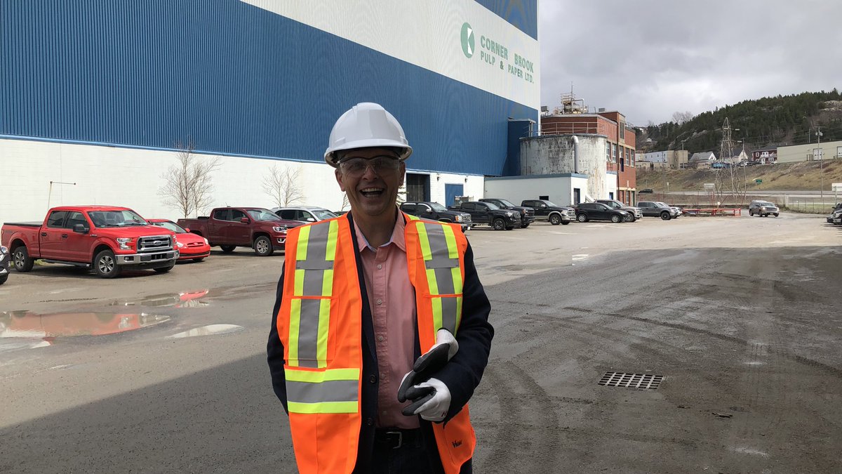 FAL_GovNL's tweet photo. Minister @DerrickBragg paid a visit to @Kruger_Inc in @CornerBrook this week for a tour of the mill & a chance to see our renewable forest resources at work. Thanks to general manager Darren Pelley for the tour! #NLForestry #GovNL https://t.co/TzKHc95BOa