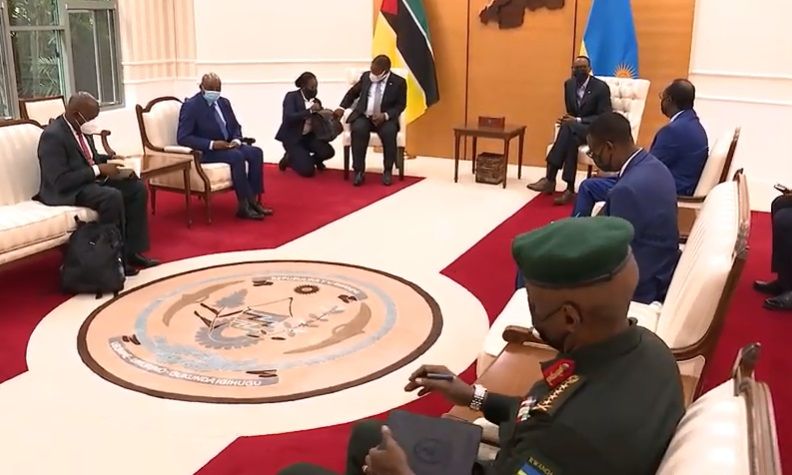 serialTweeper's tweet image. Like Central African Republic, Mozambique tells Rwanda that it's ready for its support to end insurgency in its north.

Rwanda is also preparing to start joint operations with Congo in its eastern part.

So, few days ahead, Rwanda could be fighting in 3 countries simultaneously.