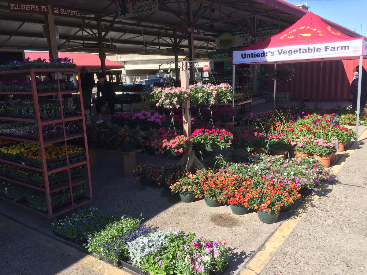 We are back at the Minneapolis Farmers Market! Come visit us today, Saturday and Sunday! #farmersmarket #Minneapolis #flowers