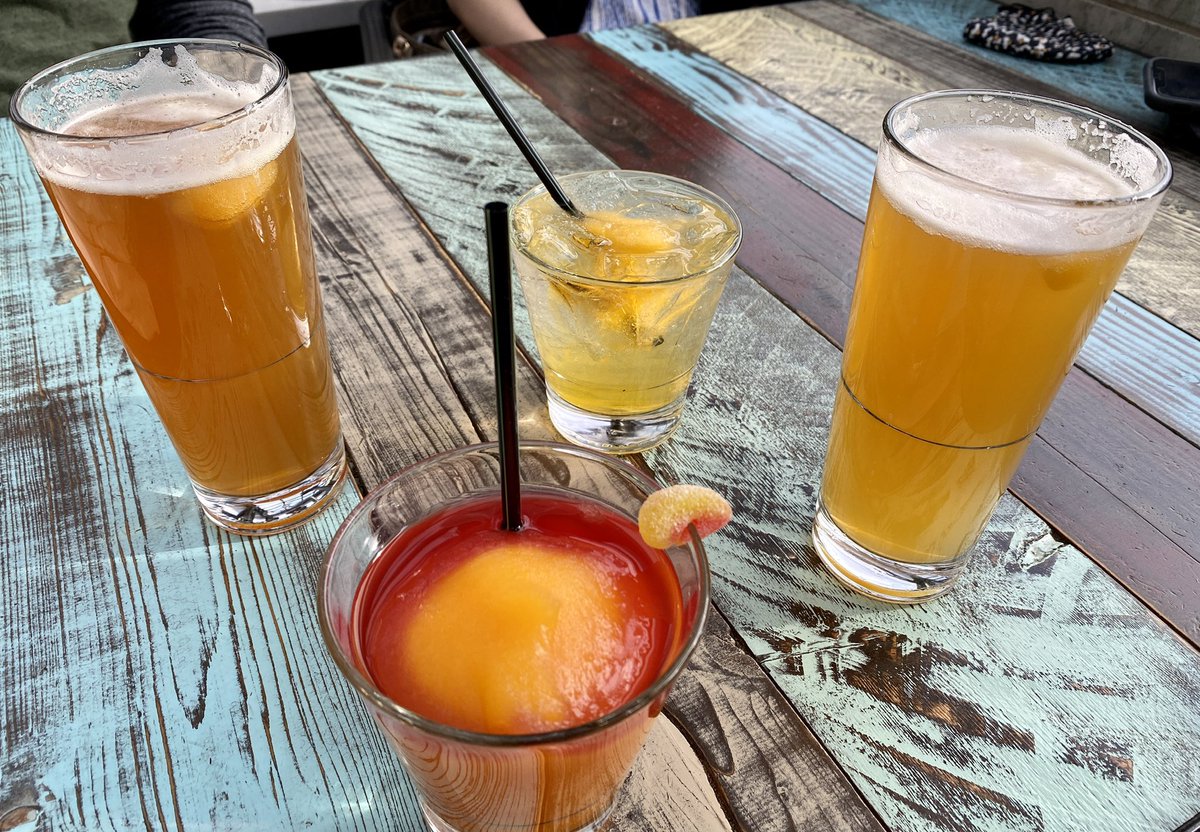 Looking for a patio to checkout? I recently visited <a href="/BrownsYEG/">BrownsYEG</a> Manning. They have a covered &amp; heated patio so it’s perfect for our all over the place Alberta weather. 😎🍹#yegtweetup #yeg #yegfood