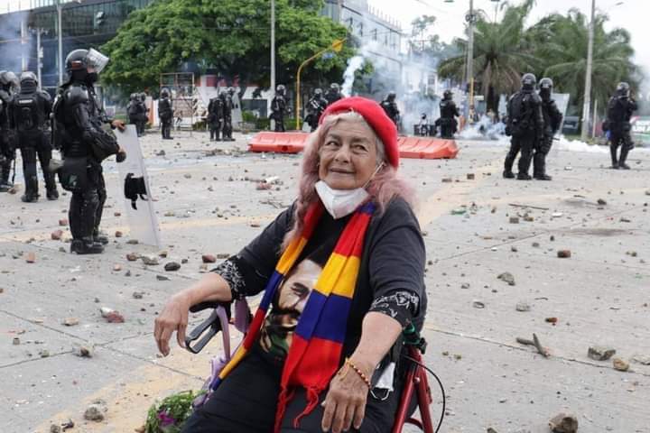 Nos avisan que Doña Colombia se encuentra desaparecida, hasta ahora no se sabe nada sobre su paradero 😥😥😥 Ayuden a difundir por favor RT RT RT RT