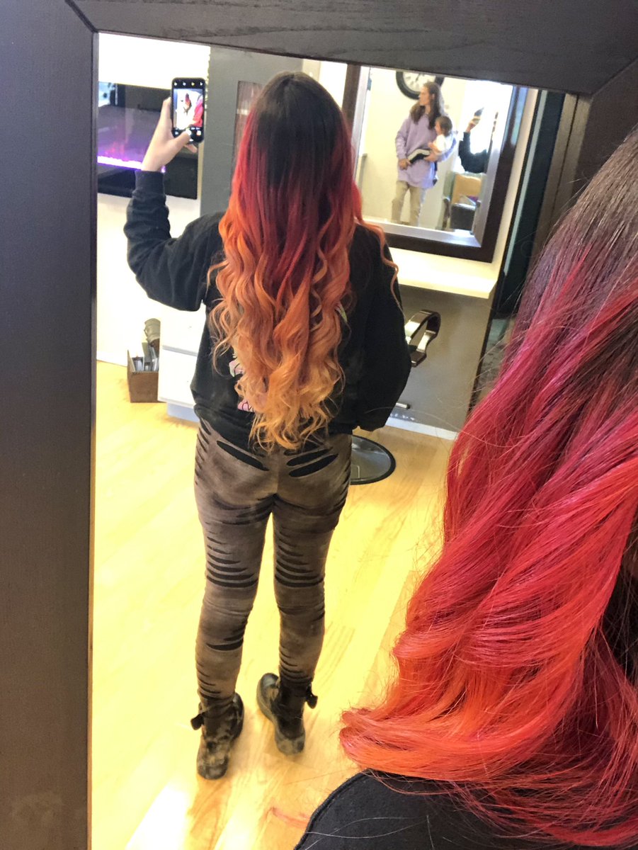 SimplyKayleex's tweet photo. 💥new hair who dis 🔥☄️ https://t.co/RJQDWfdByL