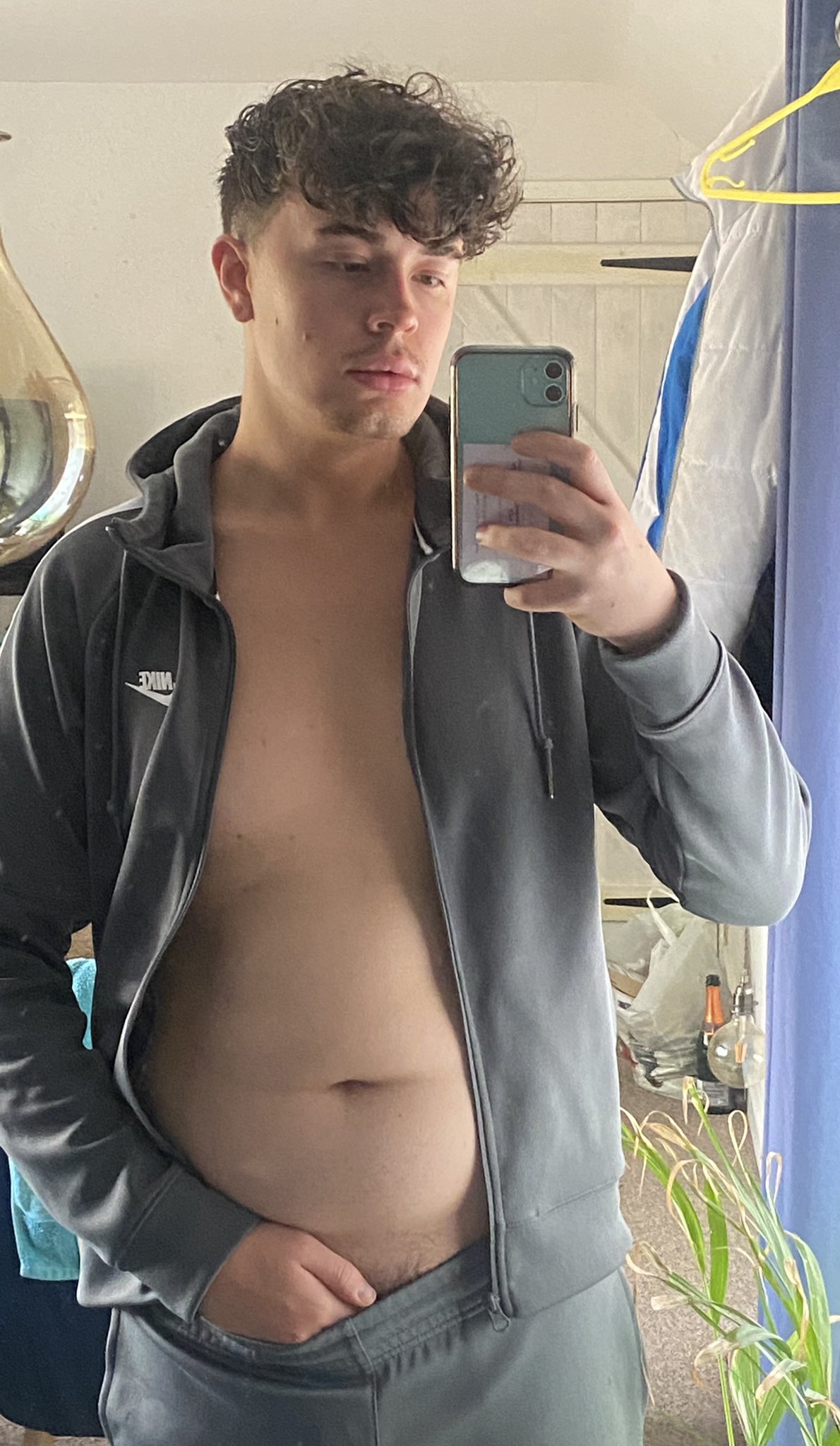 twunkletoes on X: Okay bottoms which one of you is taking it today?🐷🍆  t.col3sw3bngys  X