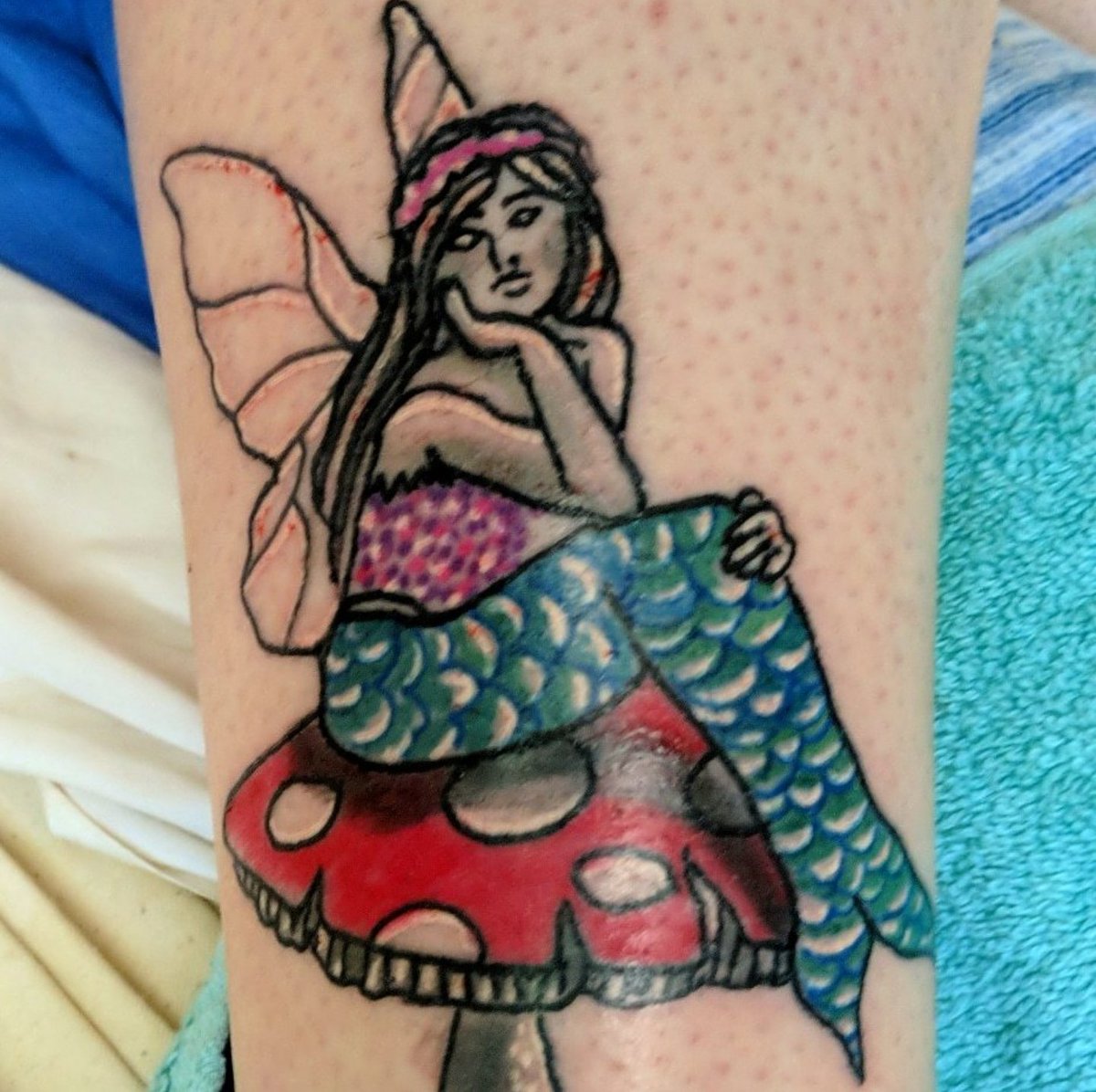 AwkwardChic_HgN's tweet photo. I just realized I never posted about any of my tattoos on here. 🌈

I love my tats. https://t.co/PoQLiN4h4a