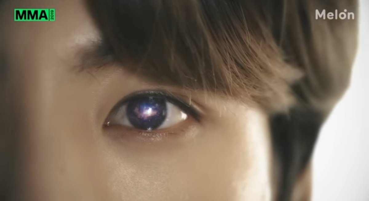 "Believe what you see"Said the cat, no wonder there seems to be a thing with JJK eyes, and its not coincidentally. This only reinforces my theory of JJK having the "power" of Clairvoyance . Besides its usually related to a wormhole (a hole...) 