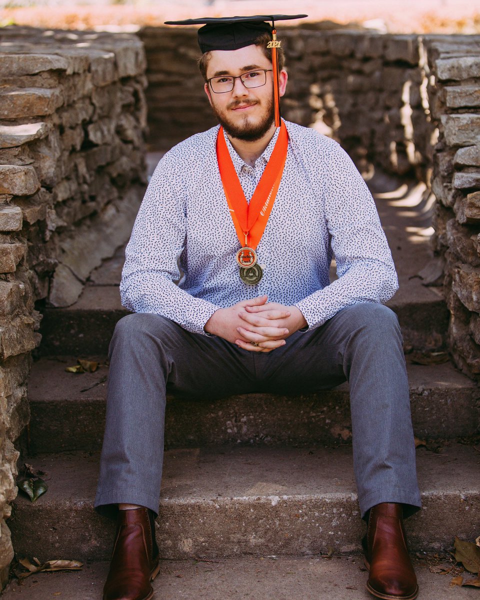 mpmasucci98's tweet image. thanks @okstate for the best four years!!! I’m officially graduating with a B.S. in Hospitality and Tourism Management and a Minor in History next week!! go pokes!! #helpmeimpoor