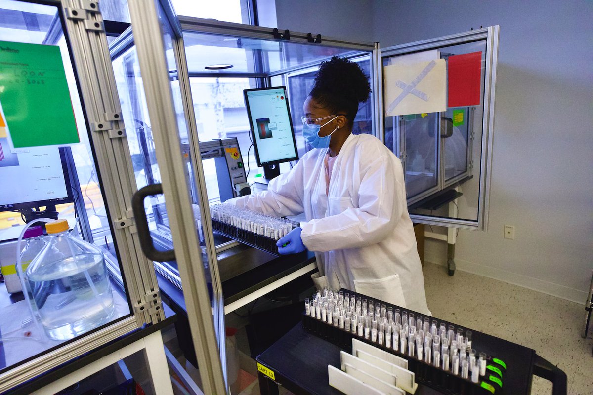 CambSciCarnival's tweet photo. More #30DaysOfScience highlights!
Bridge tour with the @BSCES & @SWEBoston, behind-the scenes at the @broadinstitute's Covid-19 testing lab (thx @Namrata13!), learning sugar science with @foodsci_mit, meeting 5 (5!) @MITLL engineers! https://t.co/nTTTxf49sR
