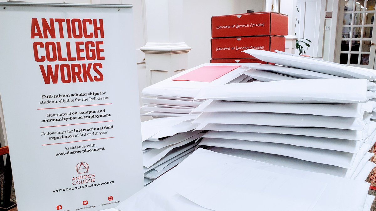 AntiochCollege's tweet photo. Antioch College offers rolling #admission and is still taking #applications! Financial aid is still available for fall 2021! https://t.co/aNQPvzlviF