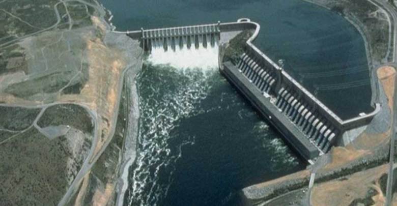 La coopération Algéro-Éthiopienne sur le barrage de la Renaissance survient dans un contexte de conflit autour des eaux du Nil où les provocations Éthiopiennes risquent de mettre en péril la vie de nombreux paysans Égyptiens dont l'eau est vitale.
