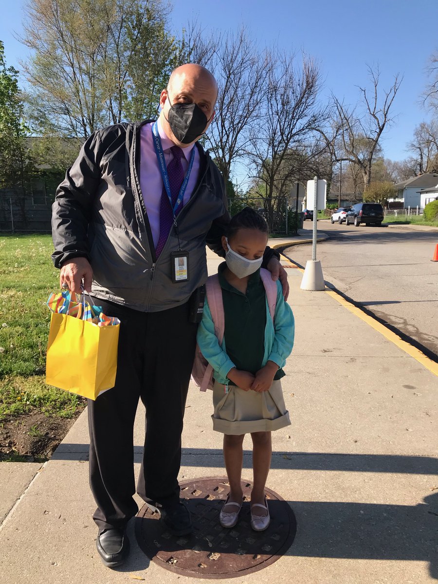 Celebrating "Principal Appreciation" with my K-8 leaders <a href="/IPSSchools/">IPS</a>. <a href="/collierc/">Chris Foxen Collier</a>, <a href="/Brandi_Herbert1/">Brandi Herbert</a>,  @MsAHunley, Kathy Lause, Kathleen Miller, @nardom52, and Christine Rembert.  Great Leaders!  Great Schools!  Great Students! #SchoolPrincipalsDay #onedayearly #StrongerTogetherIPS