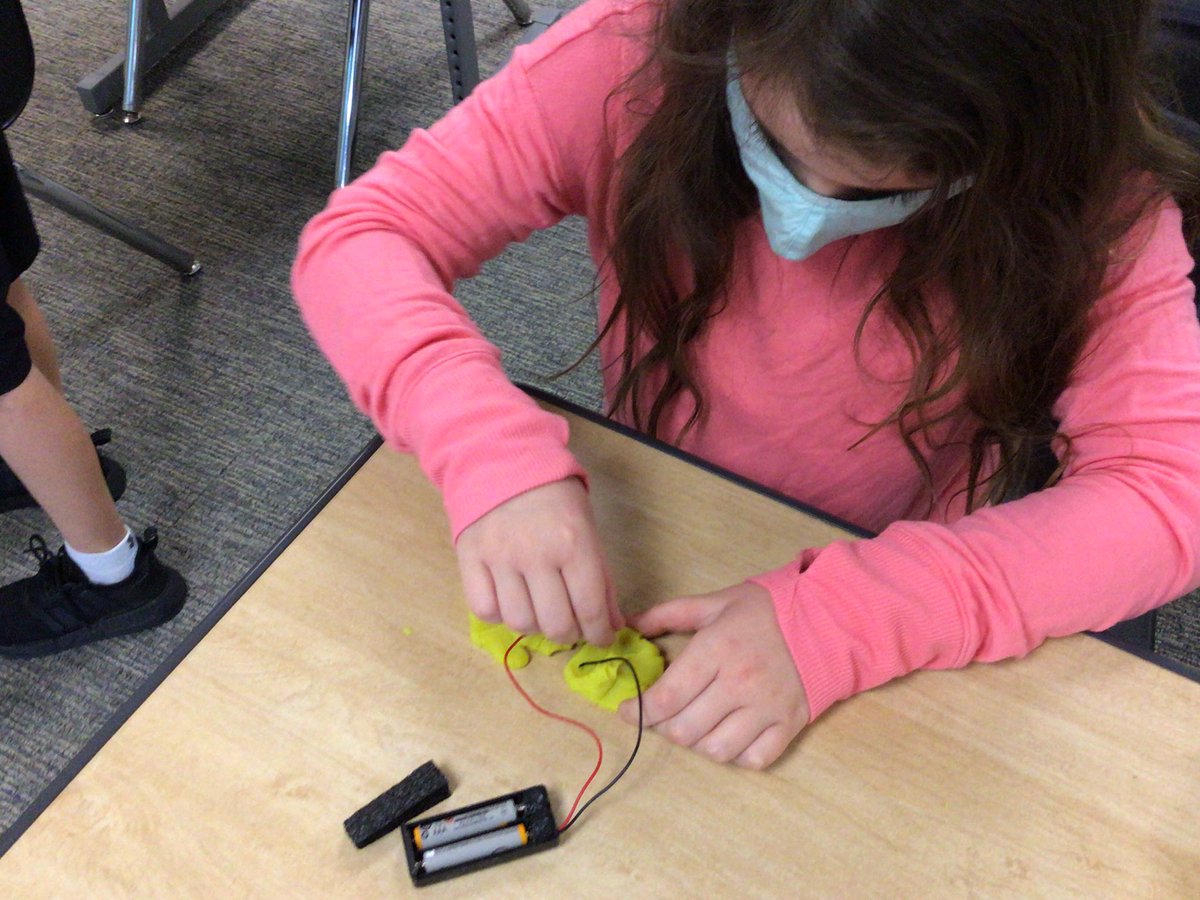 SchmidtTechie's tweet photo. Loads (pun intended) of creative circuitry this week in technology clubs!  We created #squishycircuits, #papercircuits and #bristlebots @GreenleafGators https://t.co/QICpgNgkIL