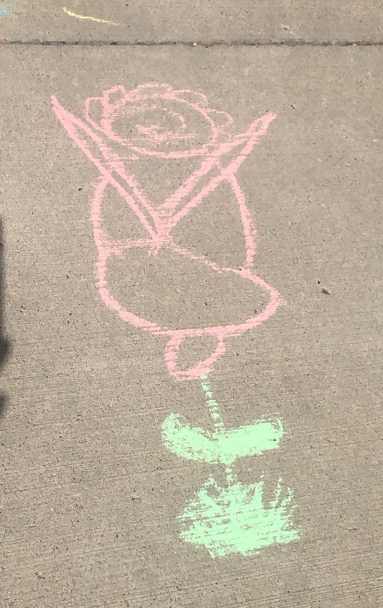 misspasmasclass's tweet photo. Decorating the sidewalks with chalk. 🖍🎨#whfelementary #eips https://t.co/wRcQDU4sjW