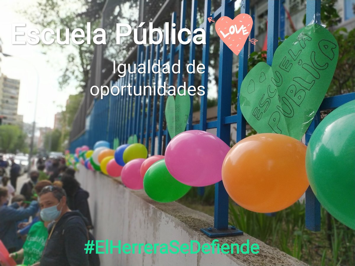 jotaemecubo's tweet photo. Cientos de madres y padres apoyando la #EducacionPublica #elherrerasedefiende https://t.co/RI5xBNHwkG