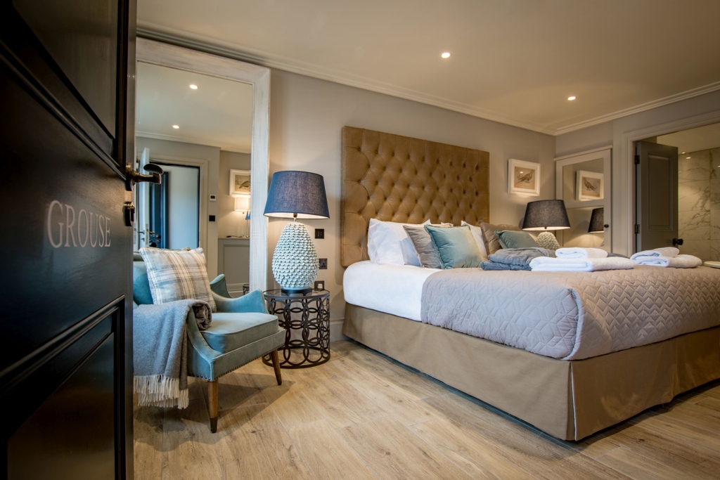 Super King Size beds, roll top baths and furnishings unique to each room. All on the Ribble Valley's doorstep 😍