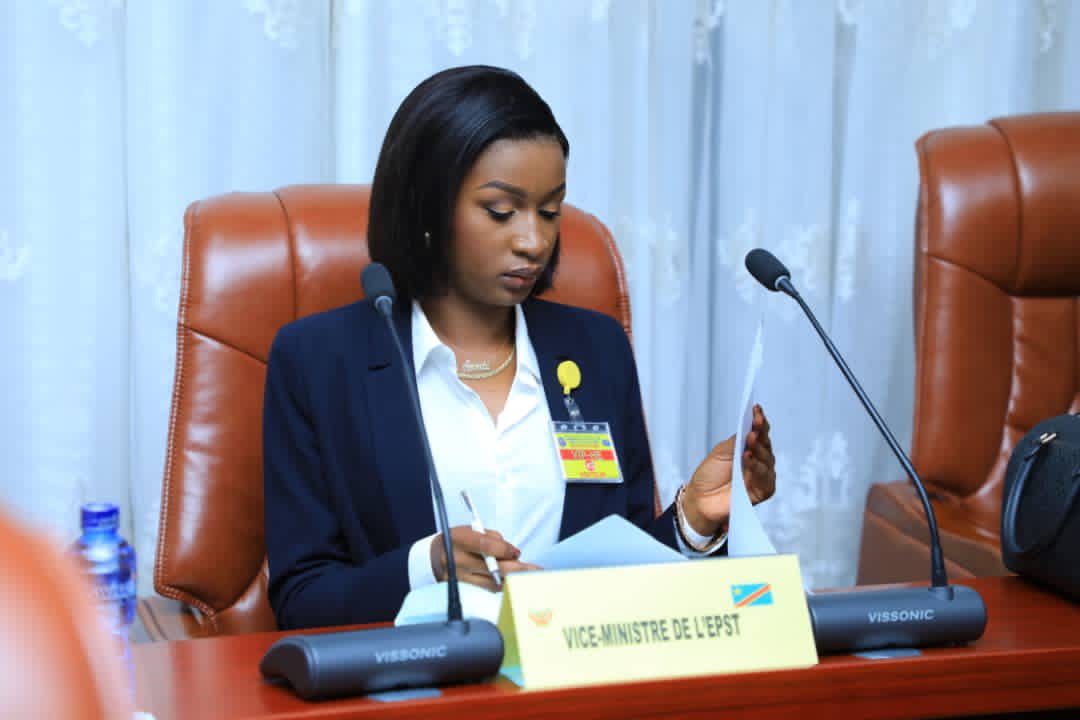 AminataNamasia's tweet photo. Premier Conseil des Ministres du gouvernement Sama Lukonde présidé, ce vendredi 30 avril 2021, par le Chef de l’État, S.E Félix-Antoine TSHISEKEDI. 
Plus de temps à perdre. #ANB
@Presidence_RDC @LukondeSama https://t.co/fW7qk14dkn