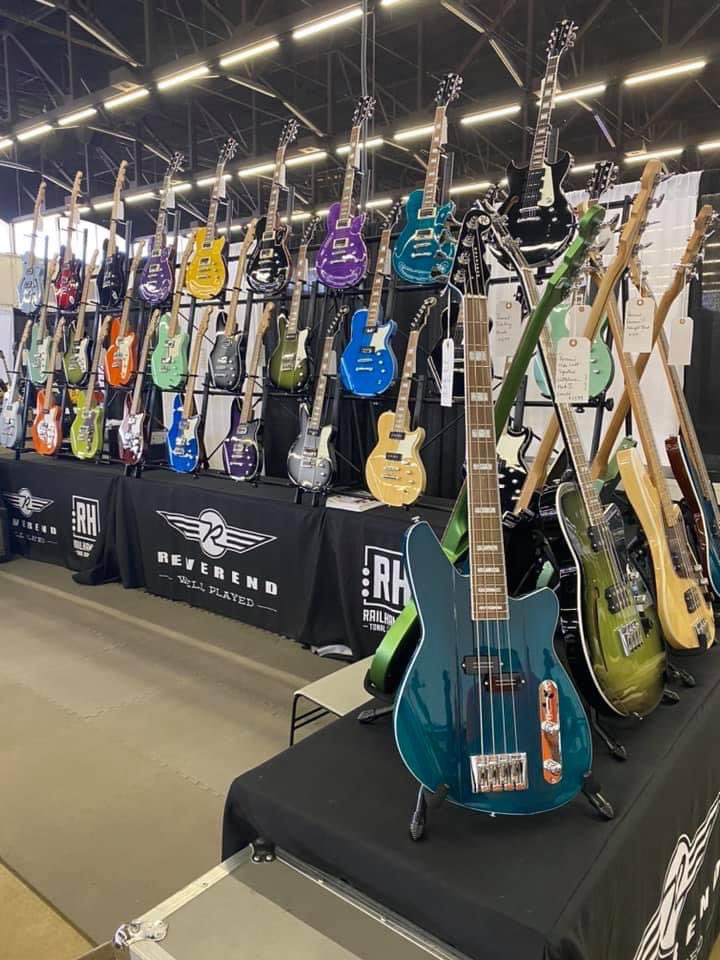 ReverendGuitars's tweet photo. Pictures from the Dallas International Guitar Festival! #digf https://t.co/pvrnvH9yj3