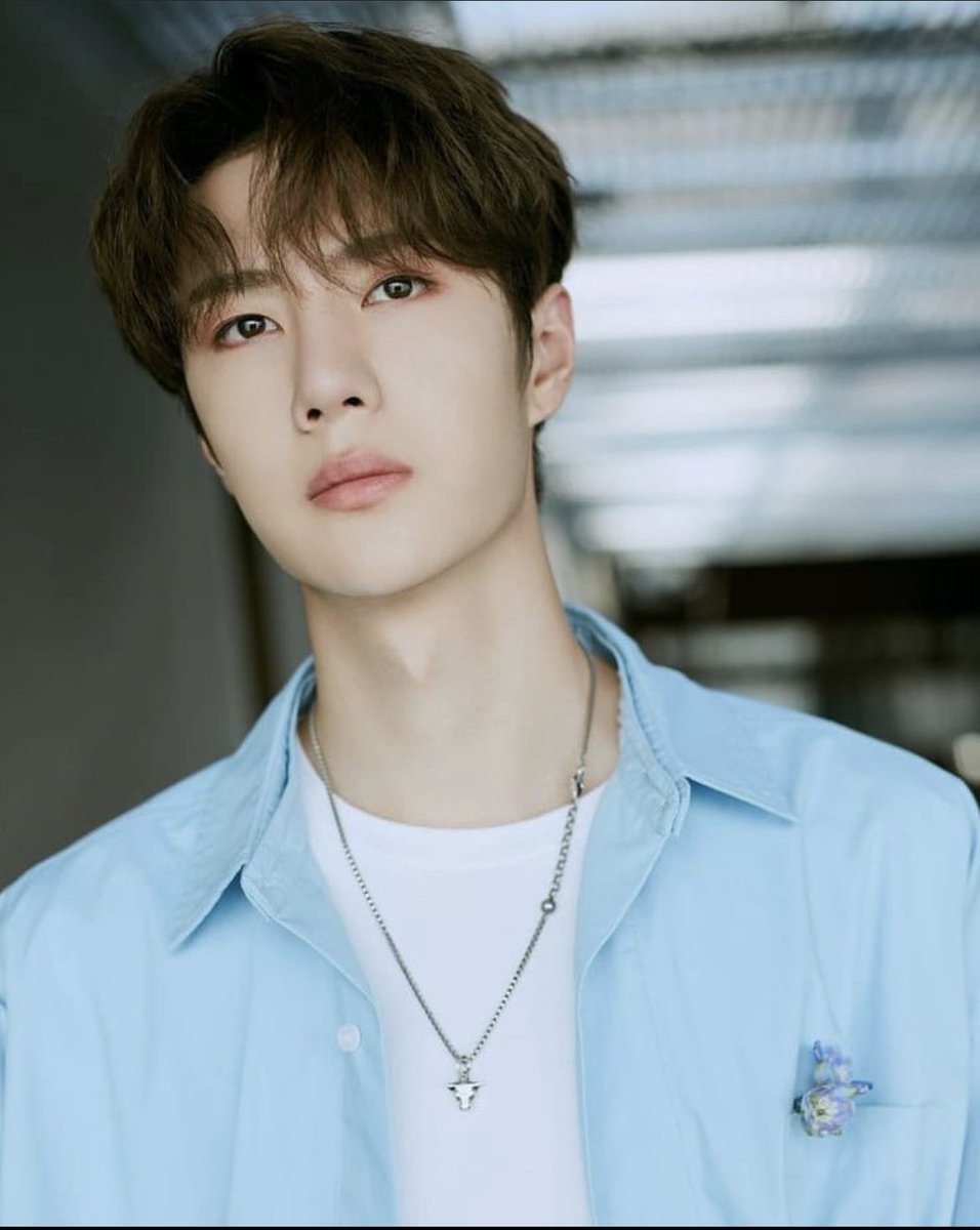 TorMa_gnificent's tweet photo. That’s a nice colour shirt on you.  You’re looking casual but handsome! 👍🏼I approve! 😁
#WangYibo #YiZhan #LAYLM #Bestlaidplans #fanfiction https://t.co/Jg7KOmZjGi