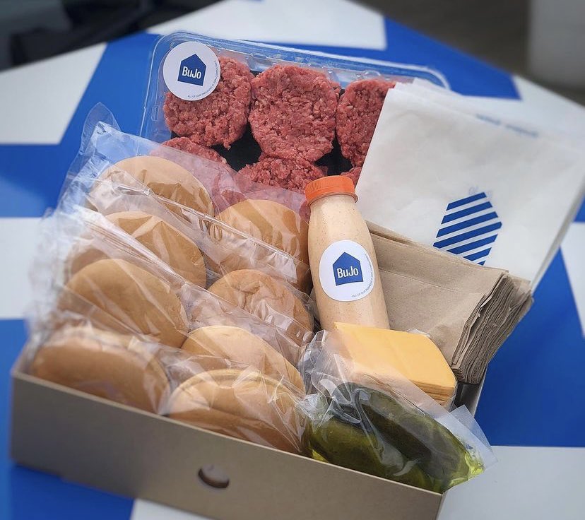 Bujo Burger Boxes for our Leaders this Bank holiday weekend 🍔<a href="/BuJoBurgerJoint/">BuJo Burger Joint</a> 

Enjoy all 😎

#BroadlakeBurgerBuilding #OurPeople #BankHolidayWeekend #Broadlakefamily