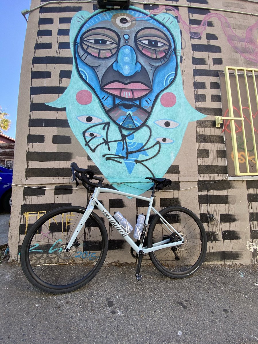 What’s with the long face, it’s Friday. #fridaymorning #cycling #gravelbike #weekend