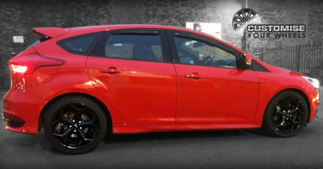 Black Alloy Wheels are a very popular choice on dark vehicles but they can look just as good on other colours too. Check out this Ford Focus to see the effect a professional colour change can have on your car.....stunning! #alloywheels #alloywheelrefurb #blackalloys #focusalloys