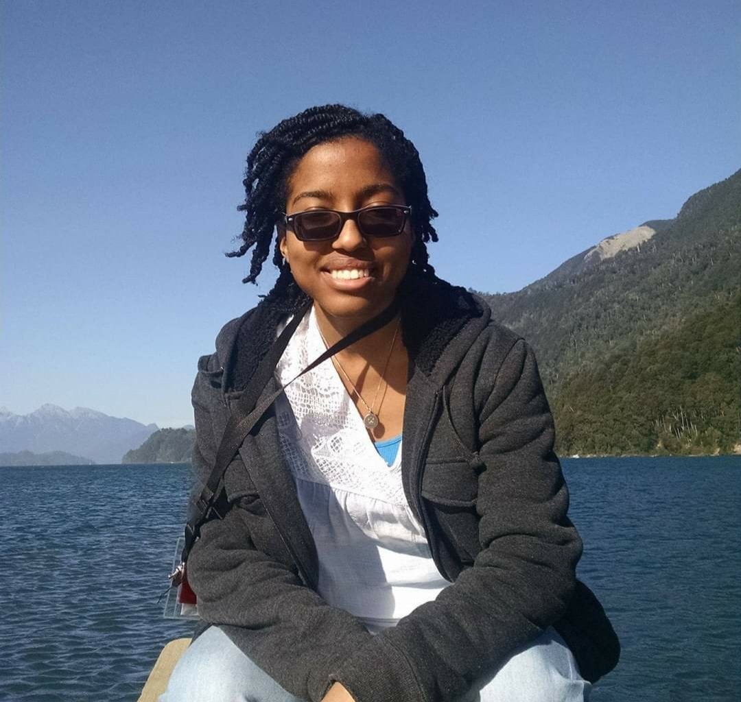 I'm so proud of my sister in astrochem! 🥳🎉 Congratulations to Dr. Jamila Pegues on becoming the first Black woman to receive a PhD in Astronomy from Harvard and the first Black woman Astrochemist receive a PhD in the US. 😭😭😭🥳🥳🥳 #BlackInAstro #BlackInChem