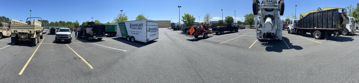 LoudounSupe's tweet image. What do you do when you want to teach kids about careers ⁦@TallwoodElem⁩ ⁦@vbschools⁩ ? You have a truck parade!#WeAreVBSchools #VBAlwaysLearning