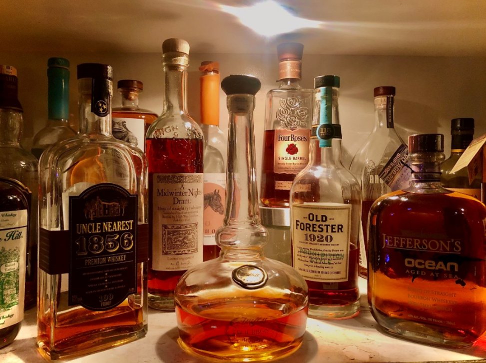 Come get a new perspective on Flight Spirits! Restaurant Rebirth is offering a unique flight experience featuring samples of high-end and boutique spirits, as well as a personalized consultation with Manny Pineda. Contact us today to set yours up! 🥃🥂✨