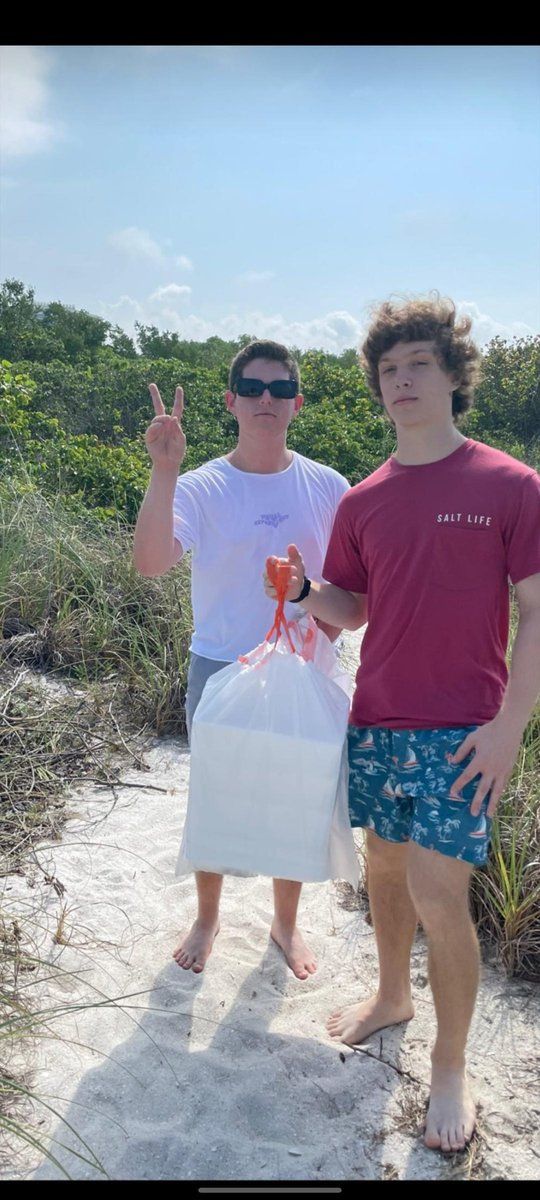 bcmarinescience's tweet photo. The @BarronCollier @bcmarinescience had a great turnout for the beach clean-up at Clam pass. There were also some cool critters. https://t.co/SOZAYgDkQ1