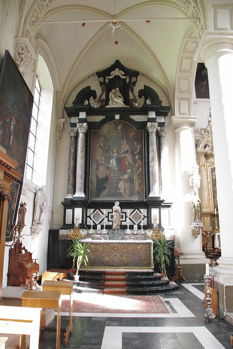 #UnconventualWomen Illustration series no. 6:

#Ghent Small Beguinage church, altar of the Virgin. Nicolas de Roose made the painting of the Presentation of Mary in 1644.

#FlemishArt #nuntastic #EarlyModern #womenshistory #ArtHistory #Catholic #religioushistory #materialculture