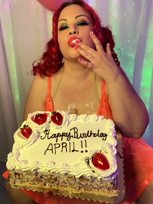 Celebrating my bday surrounded by love, creative sexual expression, exciting opportunities, health, and<a href="/tag/mvsales"class="tags"><span>#mvsales</span></a>