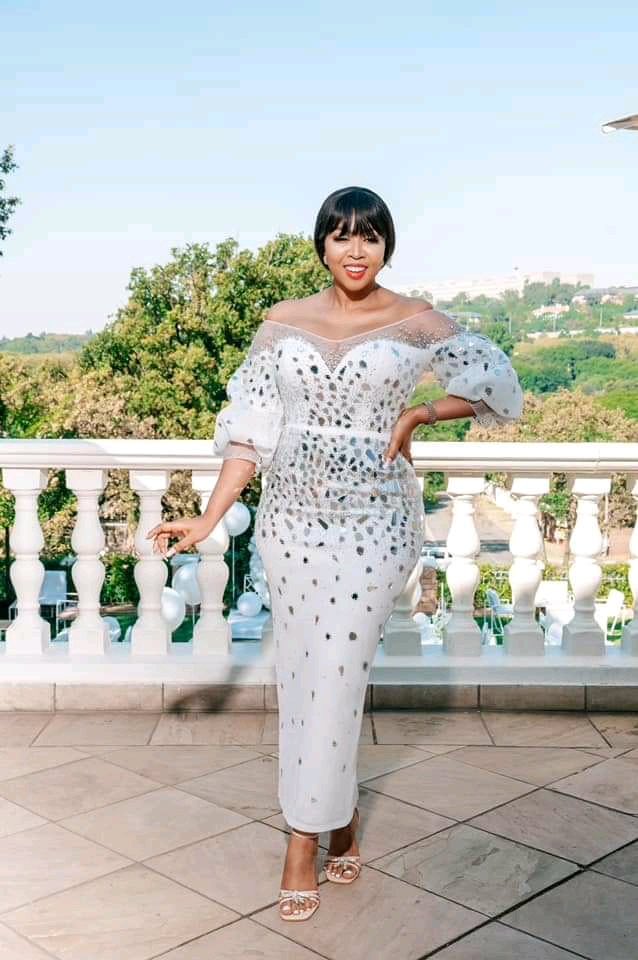 MpumeleloMngq's tweet photo. Ayanda is correct, the issue cannot be addressed in public, it’s done in private umaka nonku was wrong #RHODurbanreunion #RHODurban https://t.co/5MiLIb5OID