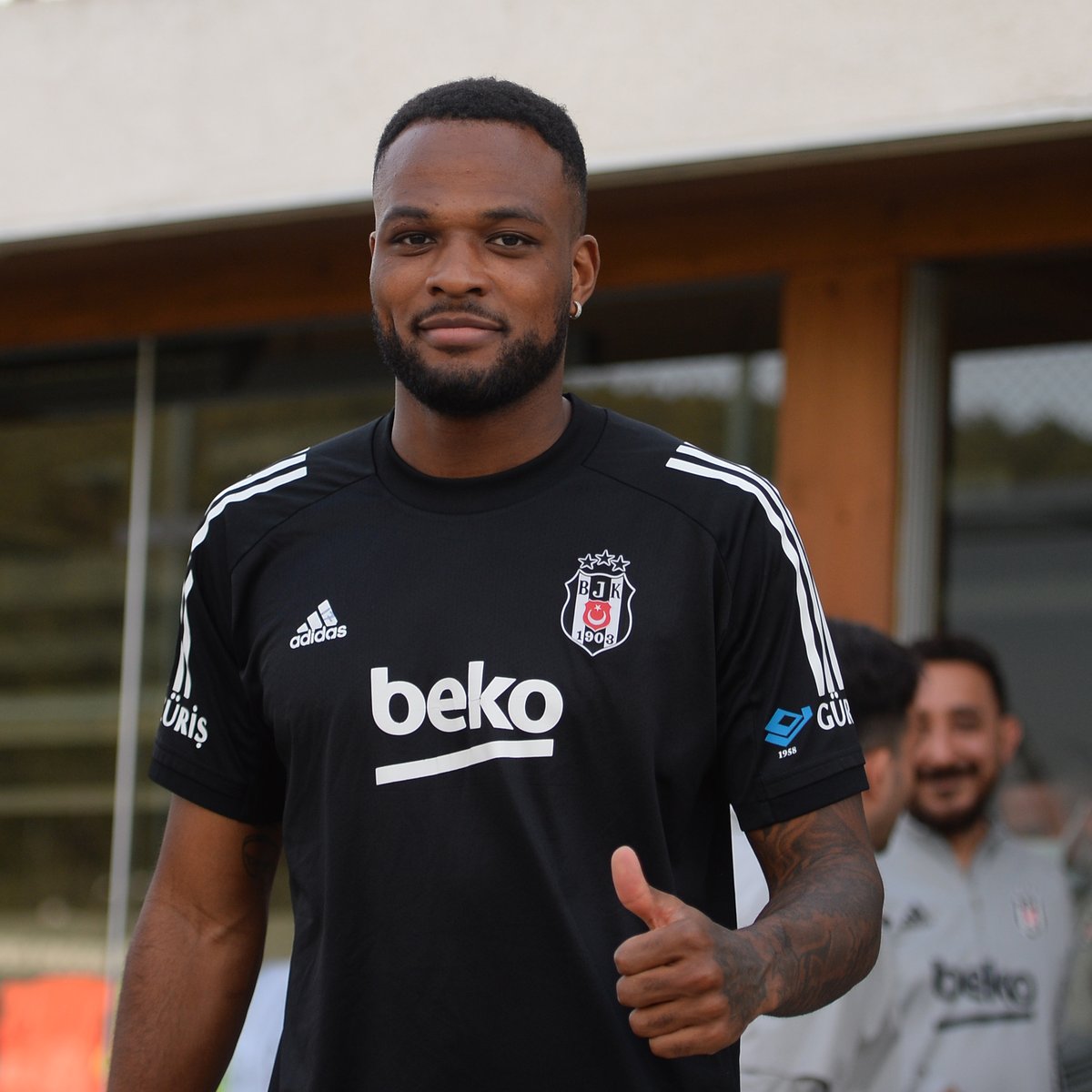 Besiktas's tweet photo. Gülen gözler. 😀

#BJKvHTY | #ArmandaSaklı https://t.co/xvbUiDMyEC