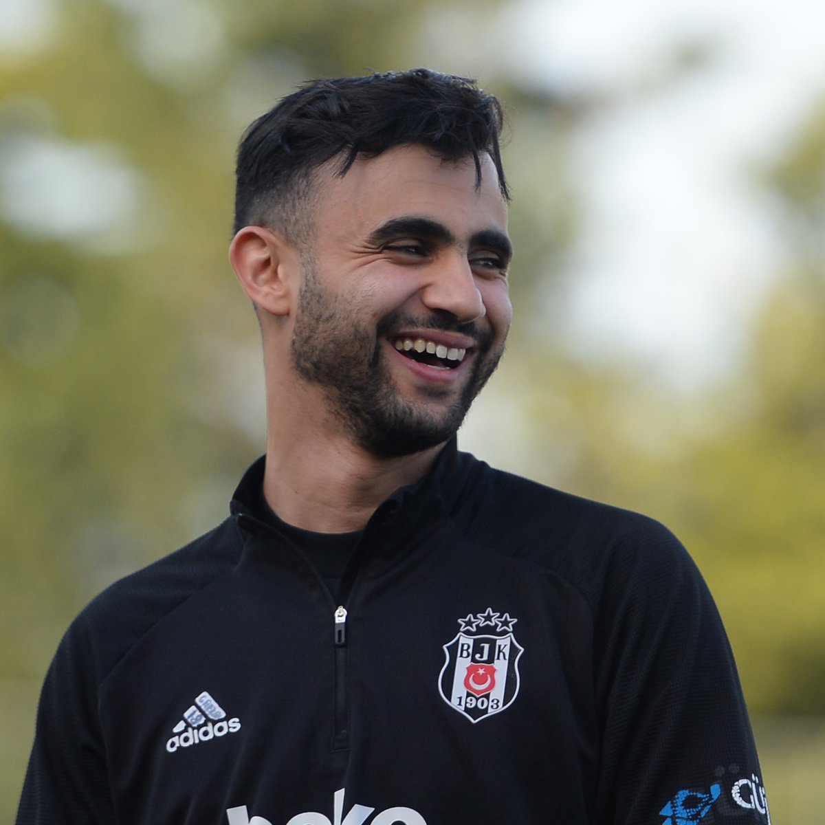 Besiktas's tweet photo. Gülen gözler. 😀

#BJKvHTY | #ArmandaSaklı https://t.co/xvbUiDMyEC