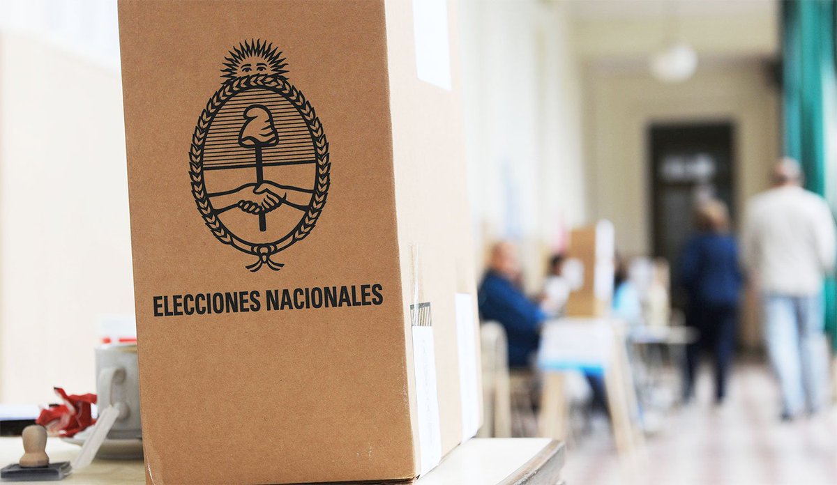 diariohoynet's tweet photo. 🗳️ #Elecciones2021 | #ComandoElectoral
El Gobierno nacional constituyó el Comando General Electoral para los comicios 2021
Estará a cargo de la ejecución y vigilancia de las PASO y las legislativas 2021.
https://t.co/bwF6BDfeYB https://t.co/HDHsx3Ixbb