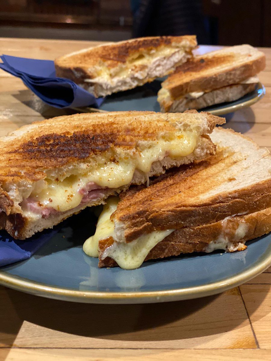 96degreescoffee's tweet photo. Look at that cheese 🤤🧀

Alongside our selection of toasties 🙌🏼. Perfectly accompanied with a cup of heaven (aka coffee) ☕️

#toasties #hamandcheese #toastie #cheese #coffee #coffeelover #coffeeshop #coffeetime #cowbridge #96degreescoffee https://t.co/wQg3RItZ1d