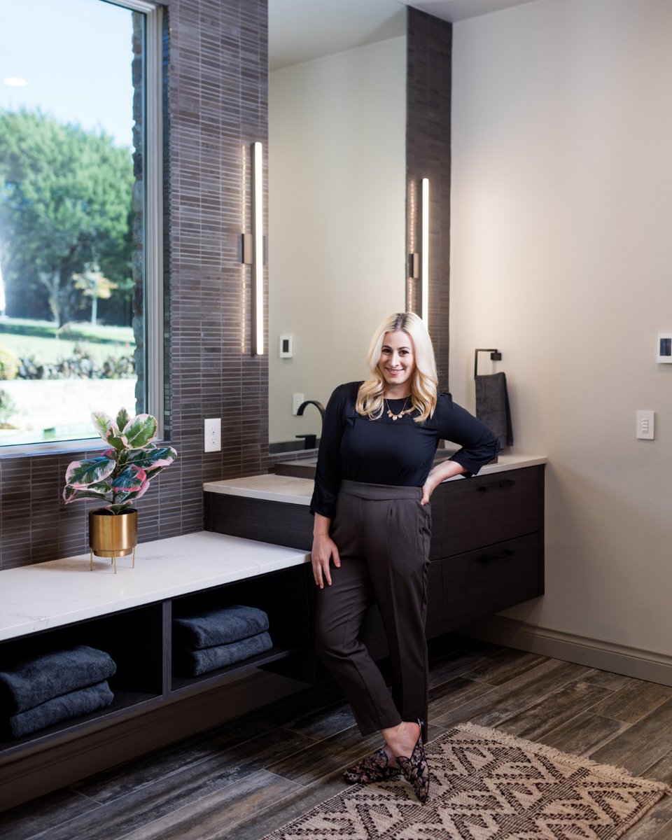 AllisonJaffeID's tweet image. Many people don’t know this about me, but I’m an avid skydiver and I love to travel. 

The excitement of floating 14k above the earth and discovering new cultures, new foods, and new sights inspires every aspect of my interior design.

It’s allowed me to tap into my client’s ...