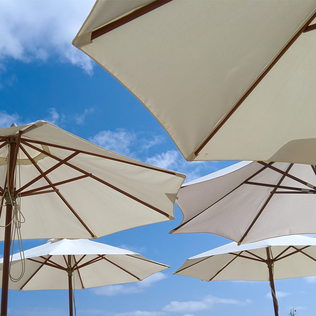 solay_app's tweet image. Looking to improve guest experiences at your hotel? Use Solay to manage and control poolside seating for your guests. Your staff might love it even more than your guests. #paradisereserved
.
.
.
.
.
#solayapp #travelagain #hoteliers #hotelsandresorts #bookademo #saferwithsolay