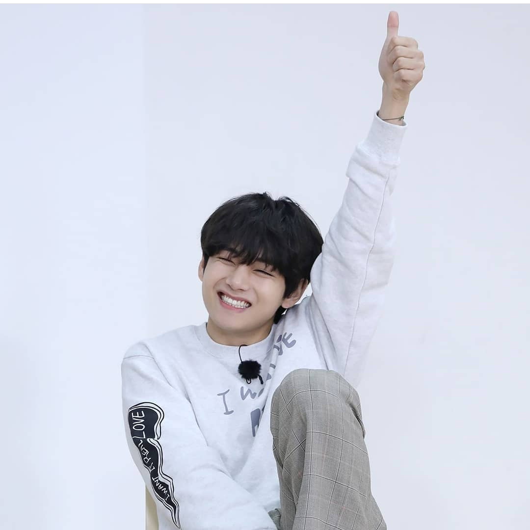 FanpageJusta's tweet photo. If tae is happy I am happy 💜♾️
#KimTaehyung #TAEHYUNG #taehyungyouareperfect #bts #btsv #BTS_Butter #btsarmy #vstan #vante #vcut https://t.co/MdtIerfHZK