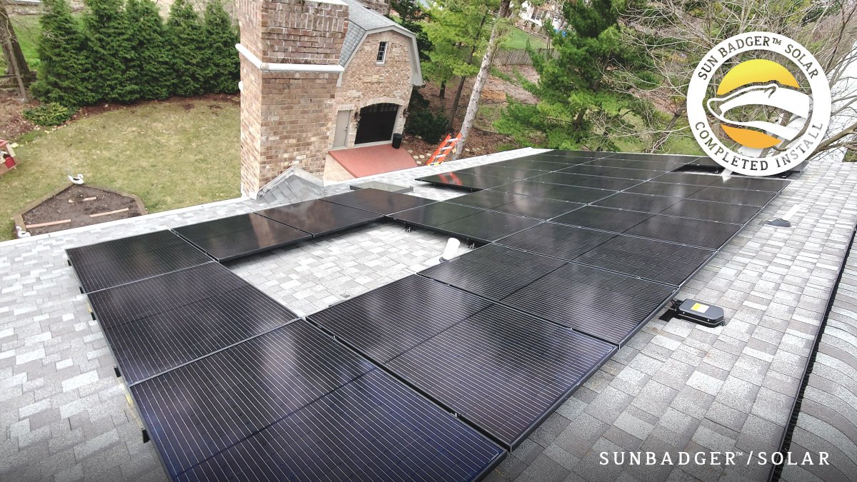 sunbadgersolar's tweet photo. We say SOLAR, you say POWER. SOLAR! 👏 POWER! 👏 SOLAR! 👏 POWER! 👏
.
.
#SolarInstallation #ResidentialSolar #CompletedSolarInstall #SunBadgerInstall https://t.co/UxXxt6xqx2